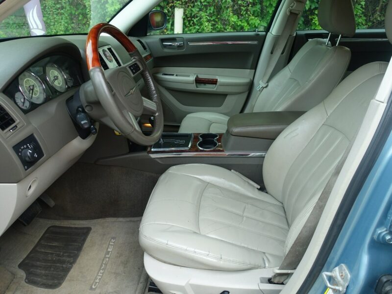 Chrysler 300C 5,7 HEMI/ Automat/ 4x4 / Szyberdach / Zadbany / Lift / Bezwypadkowy
