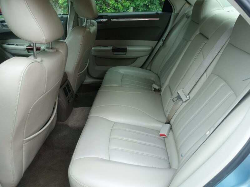 Chrysler 300C 5,7 HEMI/ Automat/ 4x4 / Szyberdach / Zadbany / Lift / Bezwypadkowy