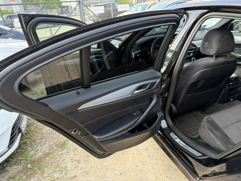 BMW 520 M*PAKIET*2.0*190*PS*X*DRIVE*Full*Led*Salon*Polska*Kamera*Hak*Alu*19* G30/G31 (2017-2023)