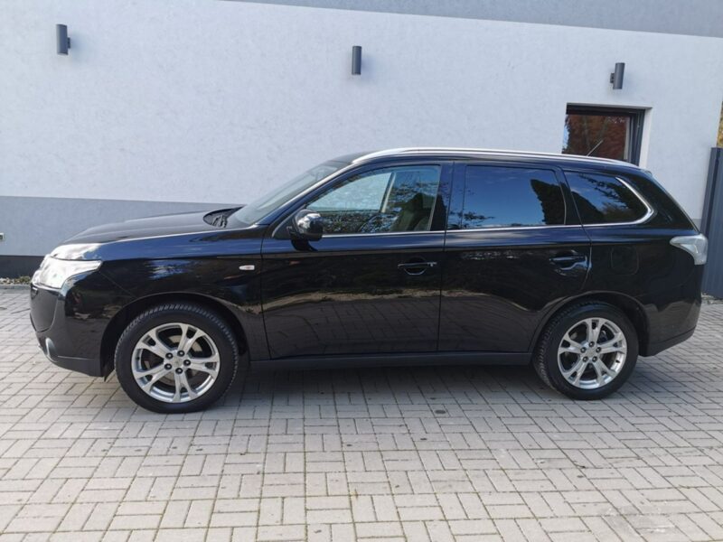 Mitsubishi Outlander 2.0 DID 150KM # Klimatronik # Kamera # Tempomat # Gwarancja III (2012-)