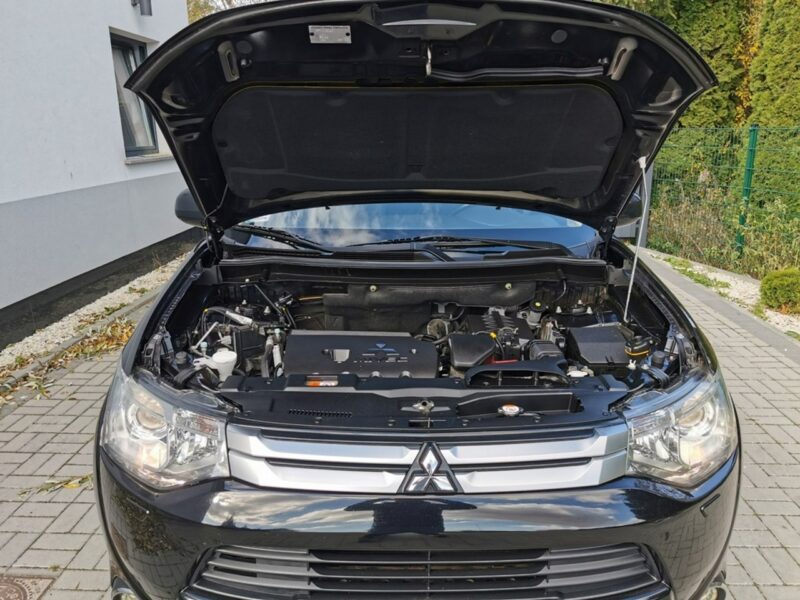 Mitsubishi Outlander 2.0 DID 150KM # Klimatronik # Kamera # Tempomat # Gwarancja III (2012-)