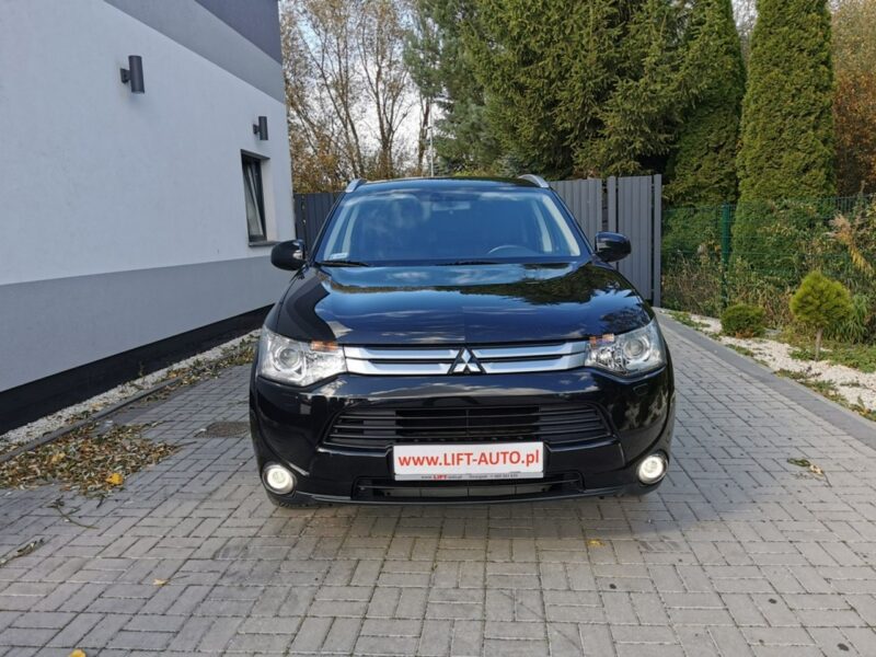 Mitsubishi Outlander 2.0 DID 150KM # Klimatronik # Kamera # Tempomat # Gwarancja III (2012-)