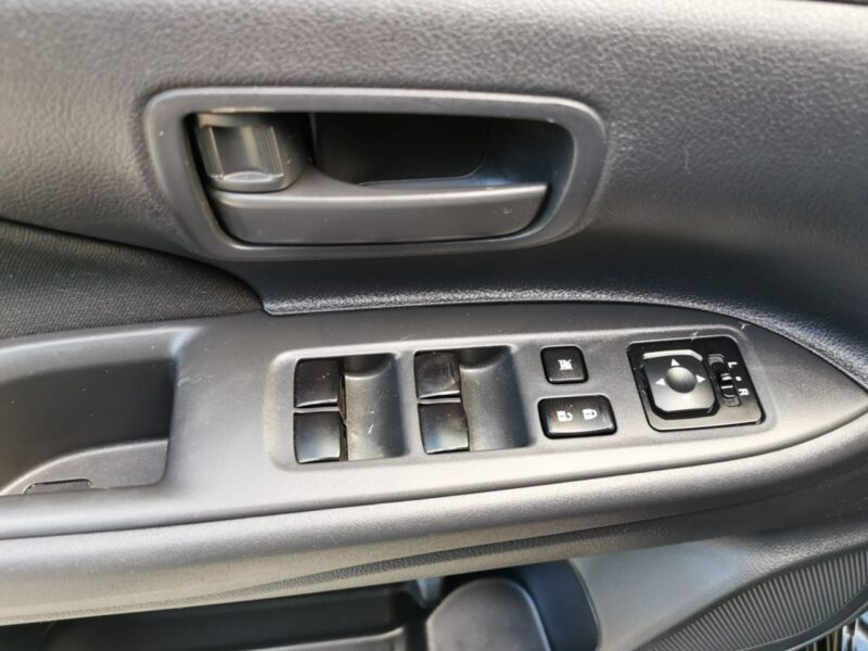 Mitsubishi Outlander 2.0 DID 150KM # Klimatronik # Kamera # Tempomat # Gwarancja III (2012-)