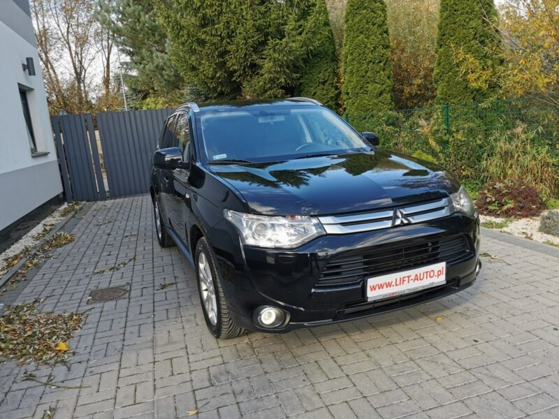 Mitsubishi Outlander 2.0 DID 150KM # Klimatronik # Kamera # Tempomat # Gwarancja III (2012-)