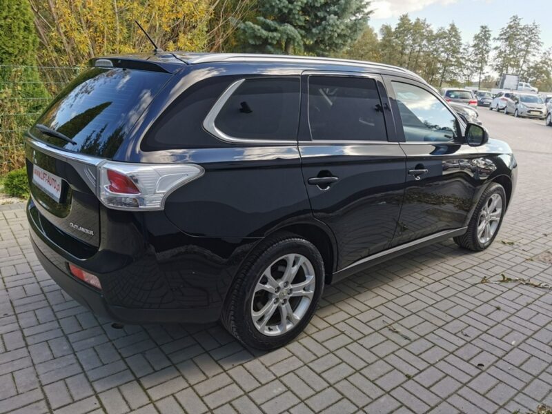 Mitsubishi Outlander 2.0 DID 150KM # Klimatronik # Kamera # Tempomat # Gwarancja III (2012-)