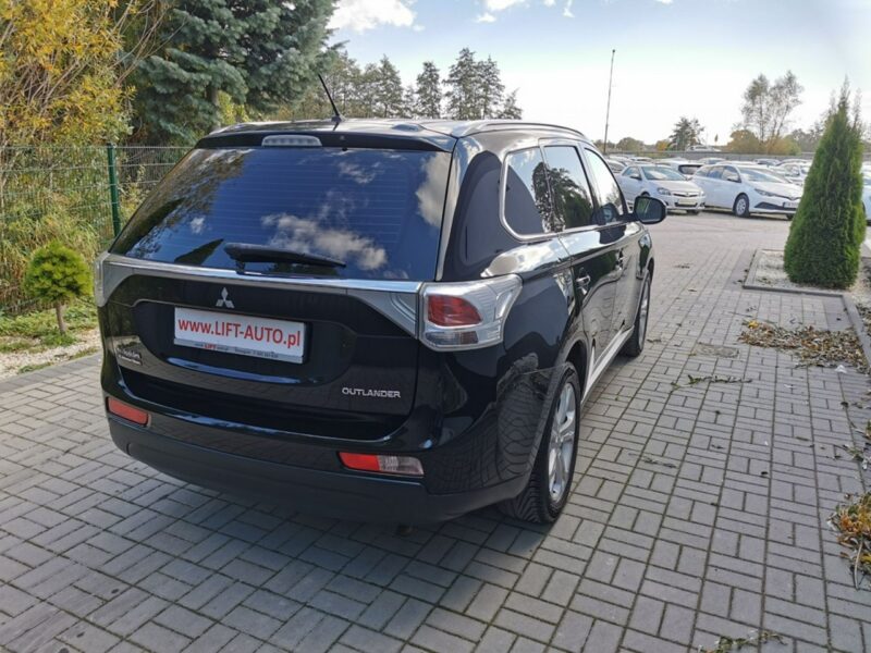 Mitsubishi Outlander 2.0 DID 150KM # Klimatronik # Kamera # Tempomat # Gwarancja III (2012-)