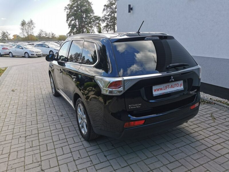 Mitsubishi Outlander 2.0 DID 150KM # Klimatronik # Kamera # Tempomat # Gwarancja III (2012-)