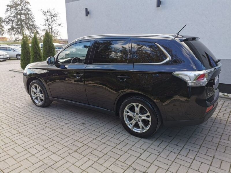 Mitsubishi Outlander 2.0 DID 150KM # Klimatronik # Kamera # Tempomat # Gwarancja III (2012-)