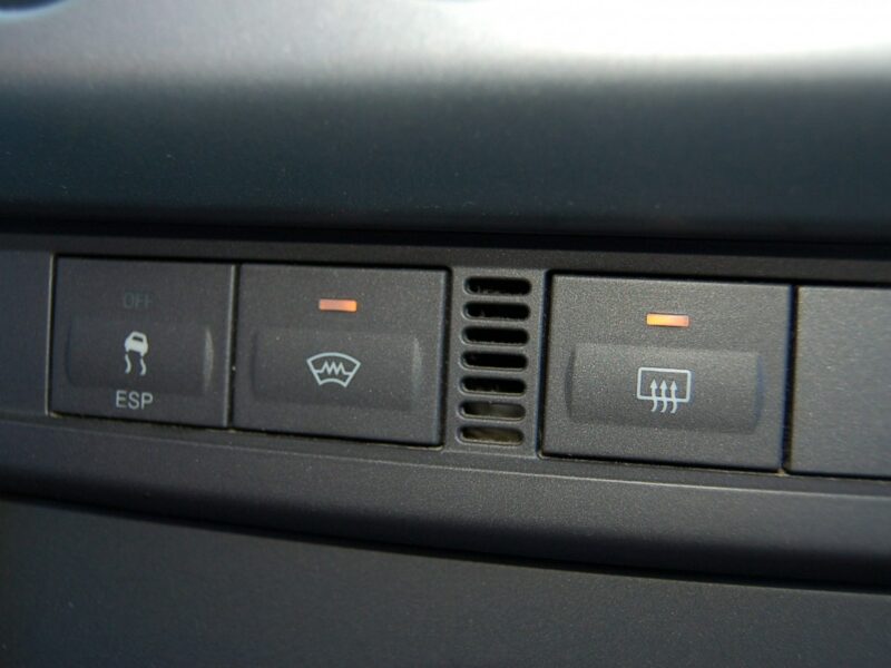 Ford Focus Niezawodna benzyna/Hak/Podgrzewana szyba czołowa/Hak/8 airbag/ESP Mk2 (2004-2011)
