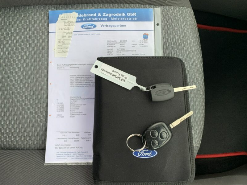 Ford Focus Niezawodna benzyna/Hak/Podgrzewana szyba czołowa/Hak/8 airbag/ESP Mk2 (2004-2011)