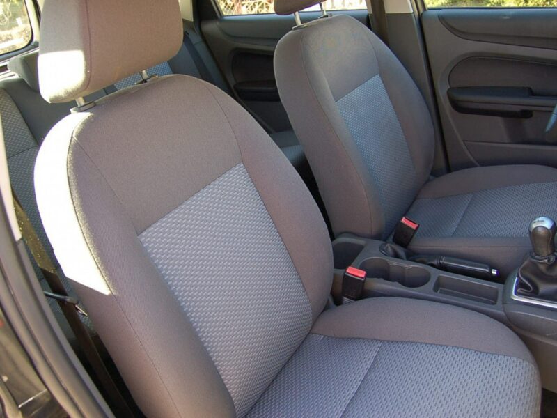 Ford Focus Niezawodna benzyna/Hak/Podgrzewana szyba czołowa/Hak/8 airbag/ESP Mk2 (2004-2011)