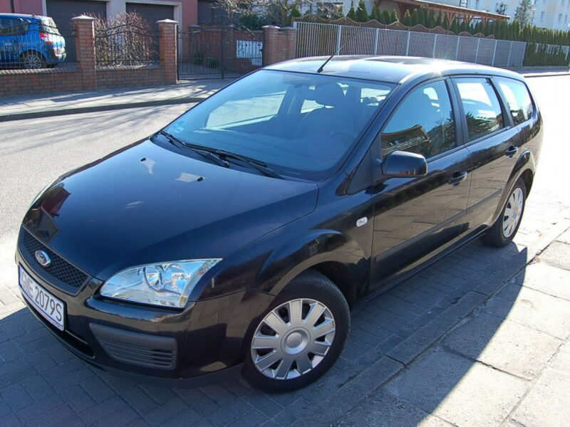 Ford Focus Niezawodna benzyna/Hak/Podgrzewana szyba czołowa/Hak/8 airbag/ESP Mk2 (2004-2011)