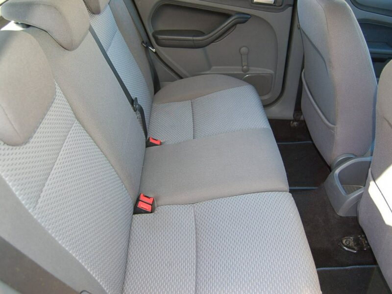 Ford Focus Niezawodna benzyna/Hak/Podgrzewana szyba czołowa/Hak/8 airbag/ESP Mk2 (2004-2011)