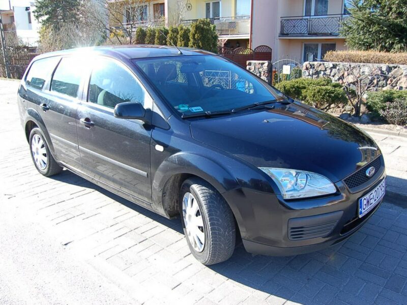 Ford Focus Niezawodna benzyna/Hak/Podgrzewana szyba czołowa/Hak/8 airbag/ESP Mk2 (2004-2011)