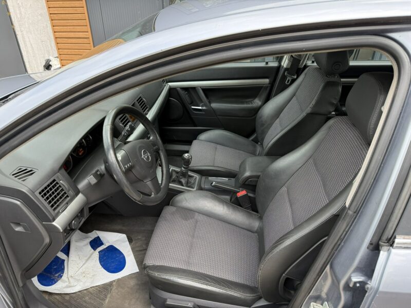 Opel Vectra GTS*2.2i*147*KM*KLIMATRONIK*niemcy*opłacony*stan*BDB*zwykły*pod*GAZ C (2002-2008)