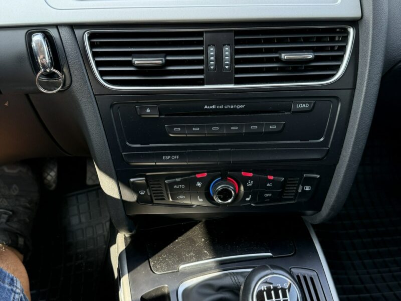 Audi A4 2,0 tdi sedan świeżo zarejestrowana B8 (2007-2015)
