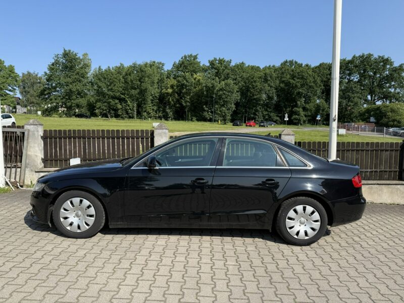Audi A4 2,0 tdi sedan świeżo zarejestrowana B8 (2007-2015)