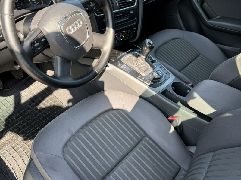 Audi A4 2,0 tdi sedan świeżo zarejestrowana B8 (2007-2015)