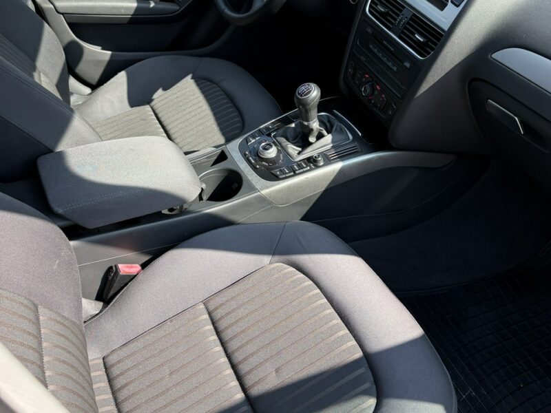 Audi A4 2,0 tdi sedan świeżo zarejestrowana B8 (2007-2015)