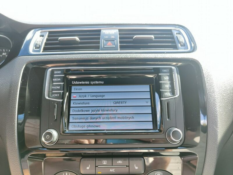 Volkswagen Jetta 1.8 TFSI 170 KM, Automat, Skóra, Nawigacja, Bluetooth, Kamera, Alu,USB A6 (2010-)