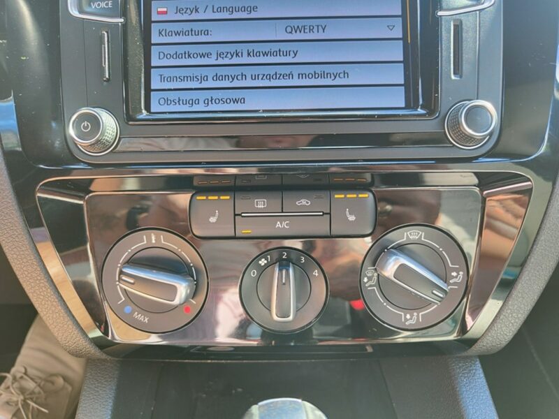 Volkswagen Jetta 1.8 TFSI 170 KM, Automat, Skóra, Nawigacja, Bluetooth, Kamera, Alu,USB A6 (2010-)
