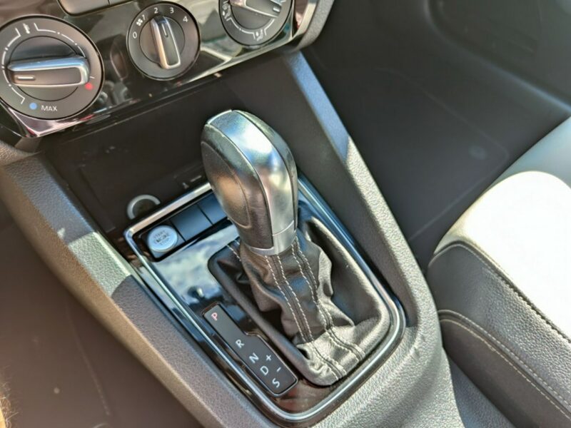 Volkswagen Jetta 1.8 TFSI 170 KM, Automat, Skóra, Nawigacja, Bluetooth, Kamera, Alu,USB A6 (2010-)