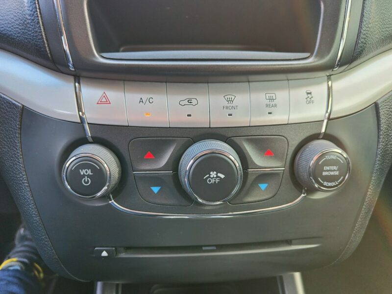 Dodge Journey 2.4 Benzyna 190 KM, Bluetooth, Kamera Cofania, Tempomat, 7-osób, Alu