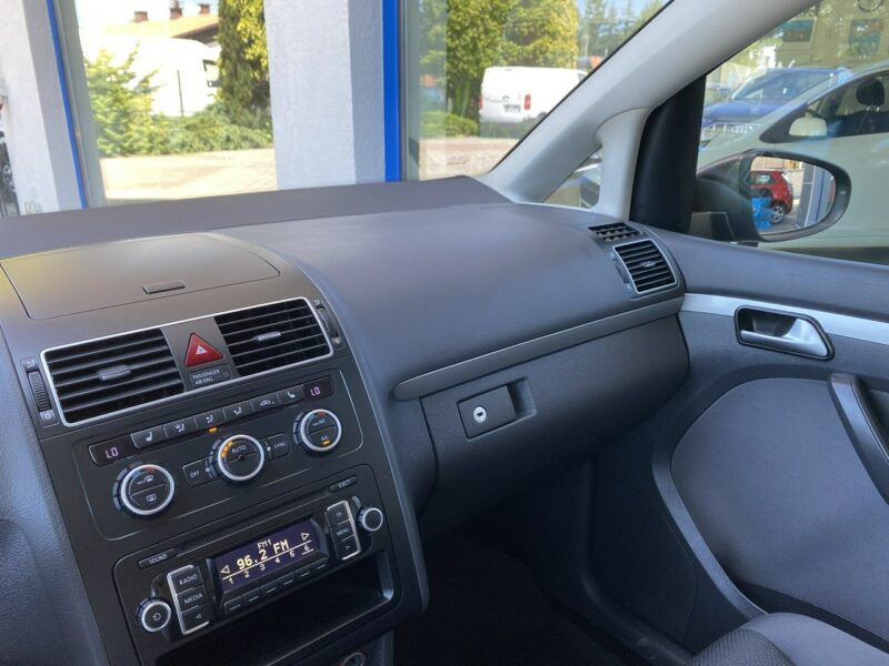 Volkswagen Touran 7 osób, Podgrzewane fotele,Klima,Gwarancja II (2010-2015)