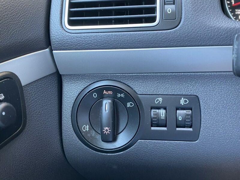 Volkswagen Touran 7 osób, Podgrzewane fotele,Klima,Gwarancja II (2010-2015)