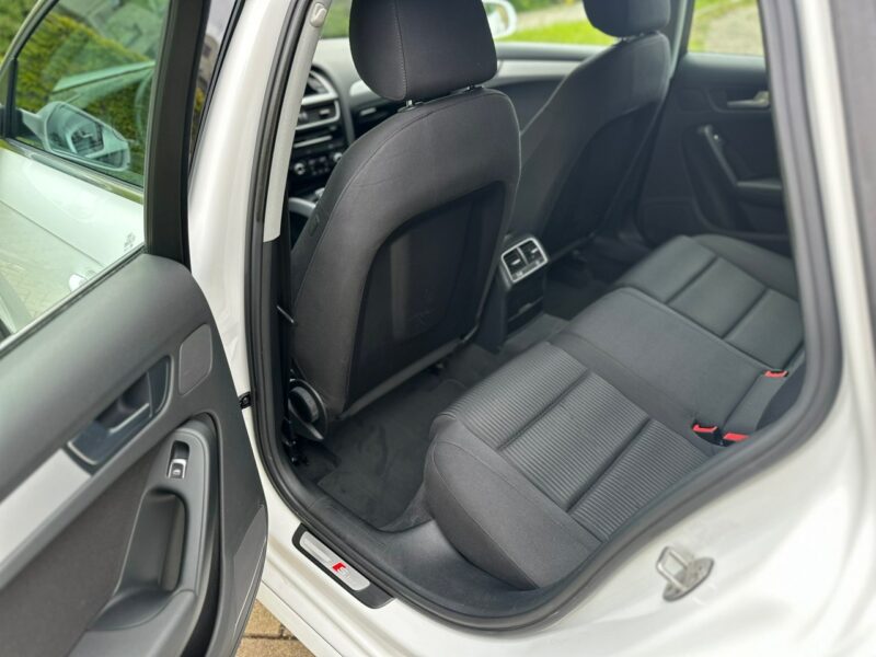 Audi A4 1.8 Sport S-line Europa B8 (2007-2015)