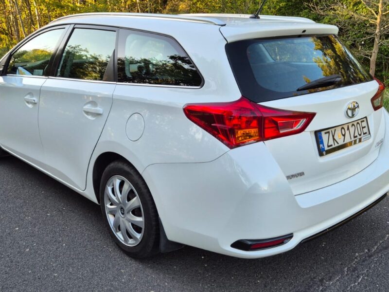 Toyota Auris kombi 2014 1.4 diesel D4D