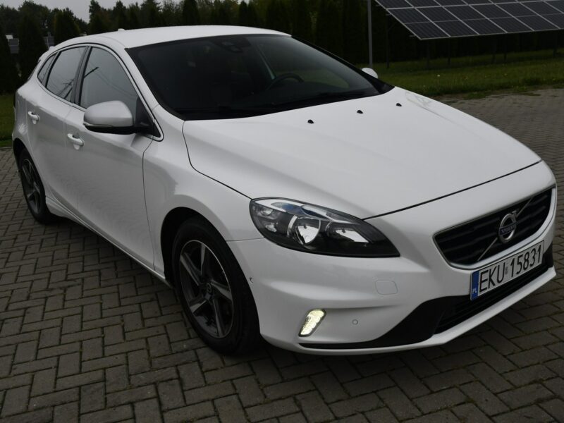 Volvo V40 2,0Hdi DUDKI11 R-Design,Navi,Klimatronic,Tempomat,Hak,GWARANCJA II (2012-)