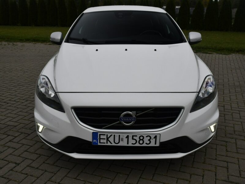 Volvo V40 2,0Hdi DUDKI11 R-Design,Navi,Klimatronic,Tempomat,Hak,GWARANCJA II (2012-)