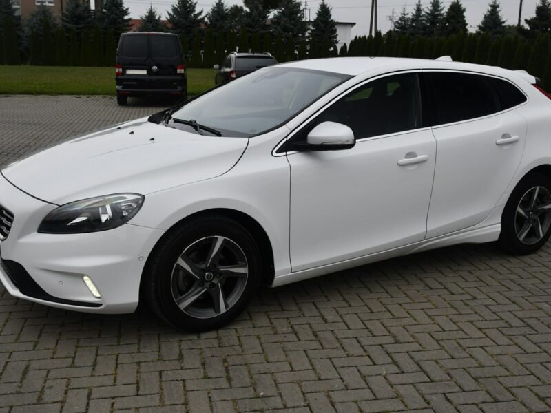 Volvo V40 2,0Hdi DUDKI11 R-Design,Navi,Klimatronic,Tempomat,Hak,GWARANCJA II (2012-)