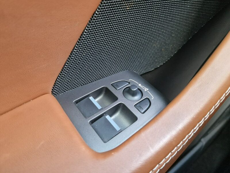 Jaguar F-Type P-300 2.0 TURBO 300 KM, Panorama, Kamera, Full LED, Skóra, Navi, FULL
