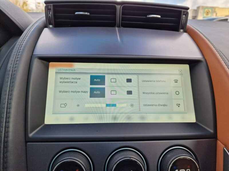 Jaguar F-Type P-300 2.0 TURBO 300 KM, Panorama, Kamera, Full LED, Skóra, Navi, FULL
