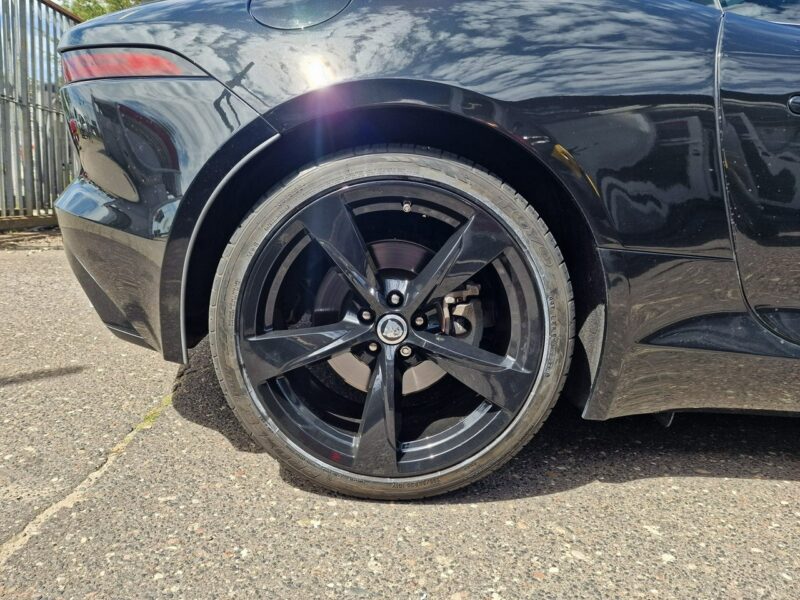 Jaguar F-Type P-300 2.0 TURBO 300 KM, Panorama, Kamera, Full LED, Skóra, Navi, FULL