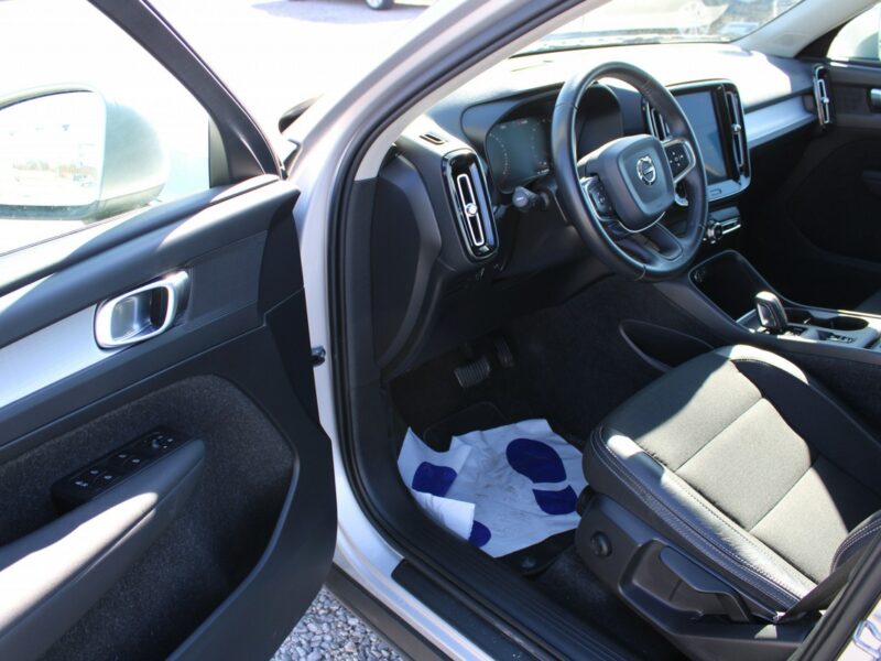 Volvo XC 40 F-vat,salon-polska Momentum,LED,automat,półskóra