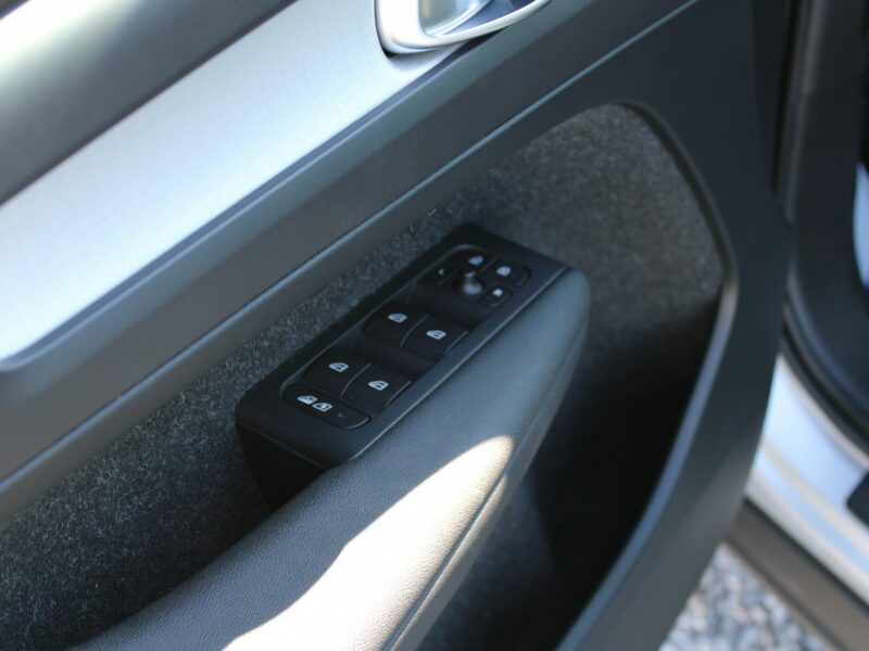 Volvo XC 40 F-vat,salon-polska Momentum,LED,automat,półskóra