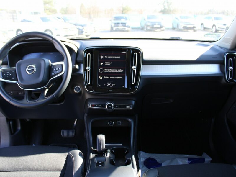 Volvo XC 40 F-vat,salon-polska Momentum,LED,automat,półskóra