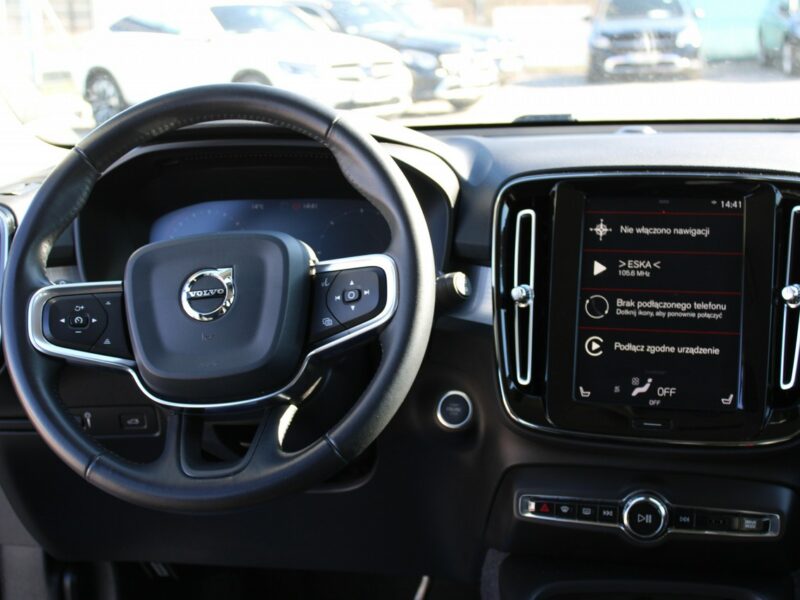 Volvo XC 40 F-vat,salon-polska Momentum,LED,automat,półskóra