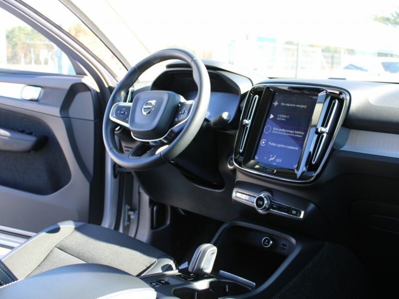 Volvo XC 40 F-vat,salon-polska Momentum,LED,automat,półskóra