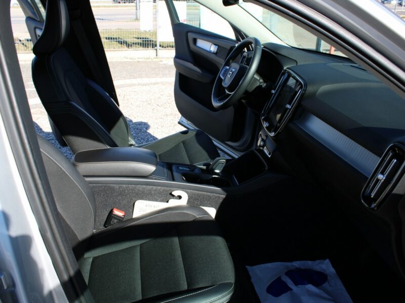 Volvo XC 40 F-vat,salon-polska Momentum,LED,automat,półskóra