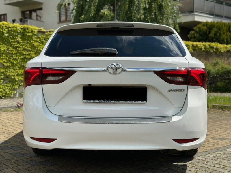 Toyota Avensis 1.8 III (2009-)