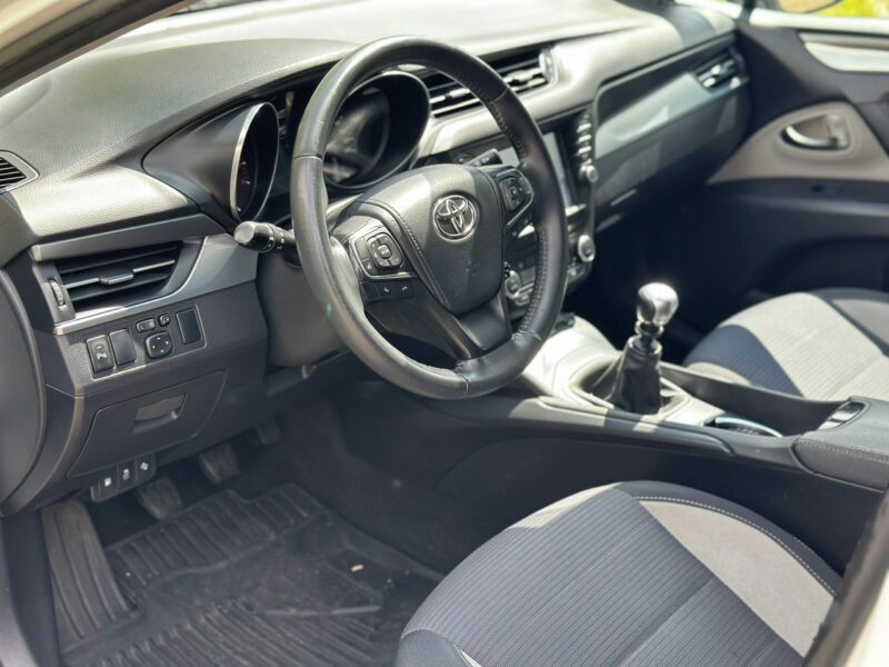 Toyota Avensis 1.8 III (2009-)