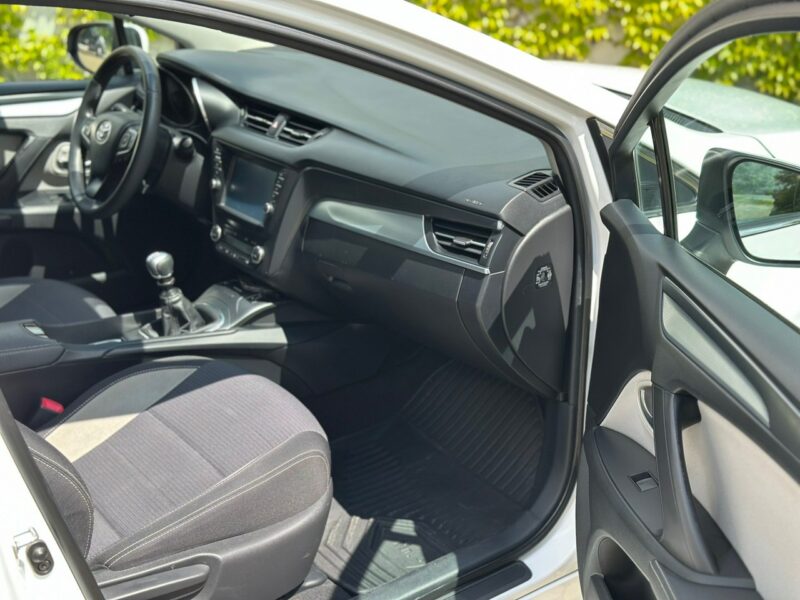 Toyota Avensis 1.8 III (2009-)