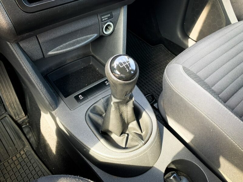 Volkswagen Caddy inwalida dla osób niepełnosprawnych III (2004-)