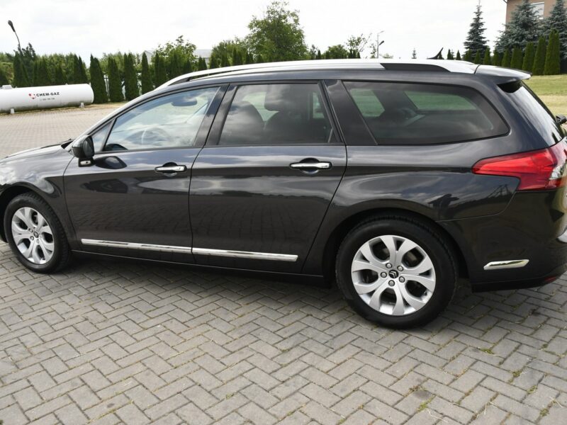 Volvo V60 2.0d(225KM)*RDesign*RadarACC*Virtual*Led*Xenon*Navi*Kamera*Skóry*Alu18 I (2010-2018)