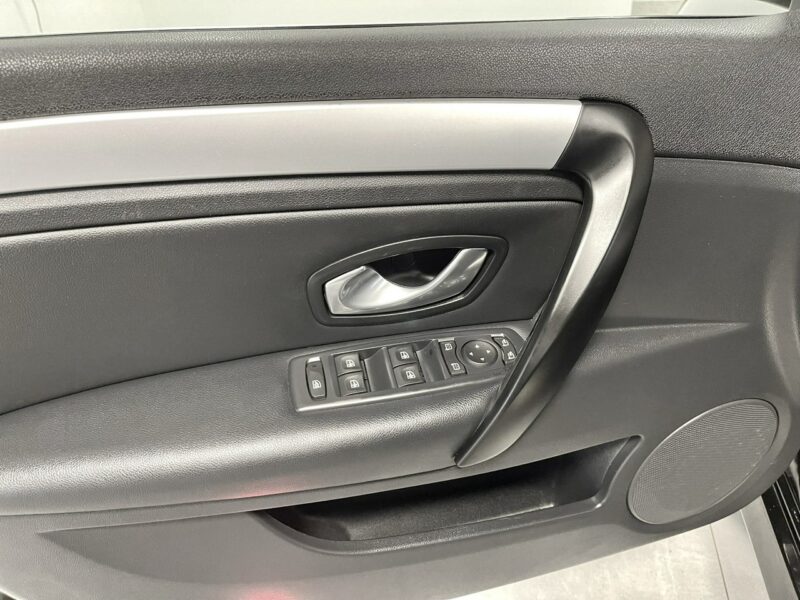 Renault Laguna 2.0 dci 150 KM*DYNAMIQUE*Soczewka*Alu*Tempomat*Klimatronic*Z Niemiec* III (2007-)