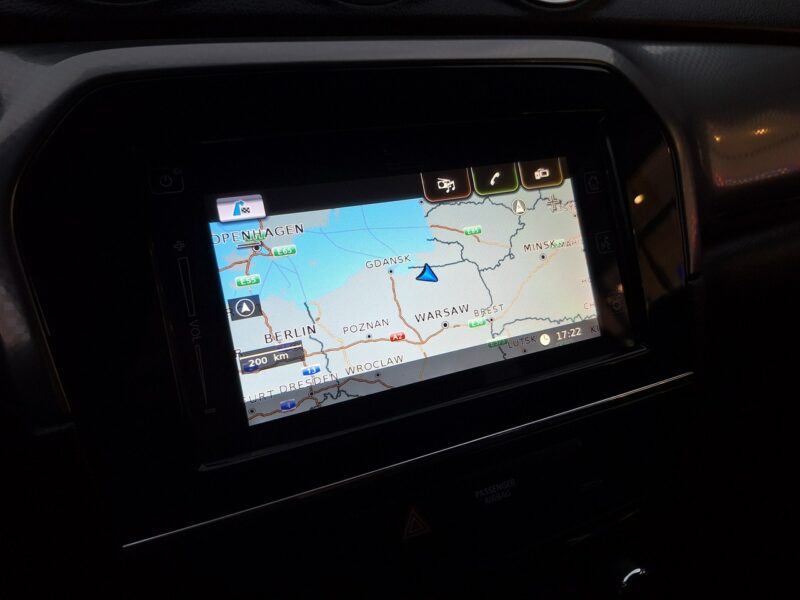 Suzuki Vitara * 1.6benzyna* 120KM* BARDZO ŁADNA* LED* podgrzewane fotele* ALU* II (2015-2019)